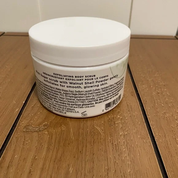 NEW Victoria's Secret Cucumber & Green Tea Refresh Exfoliating Body Scrub 13 oz - Picture 2 of 4